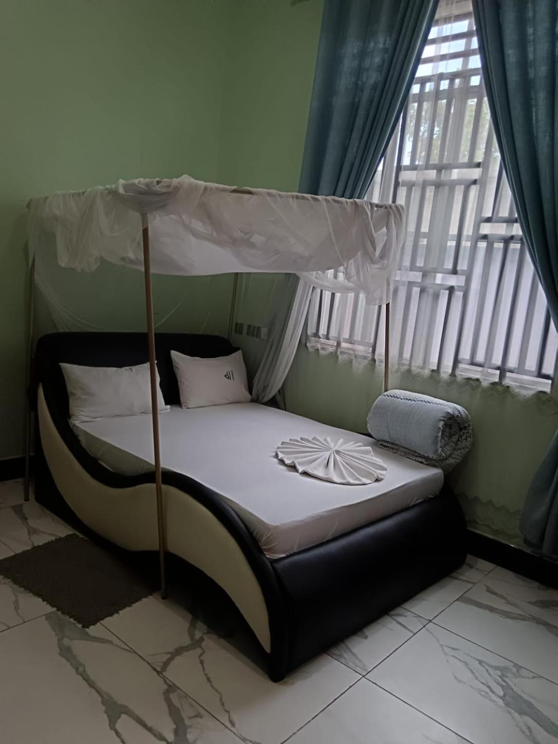 Hba Lodge Kahama Экстерьер фото